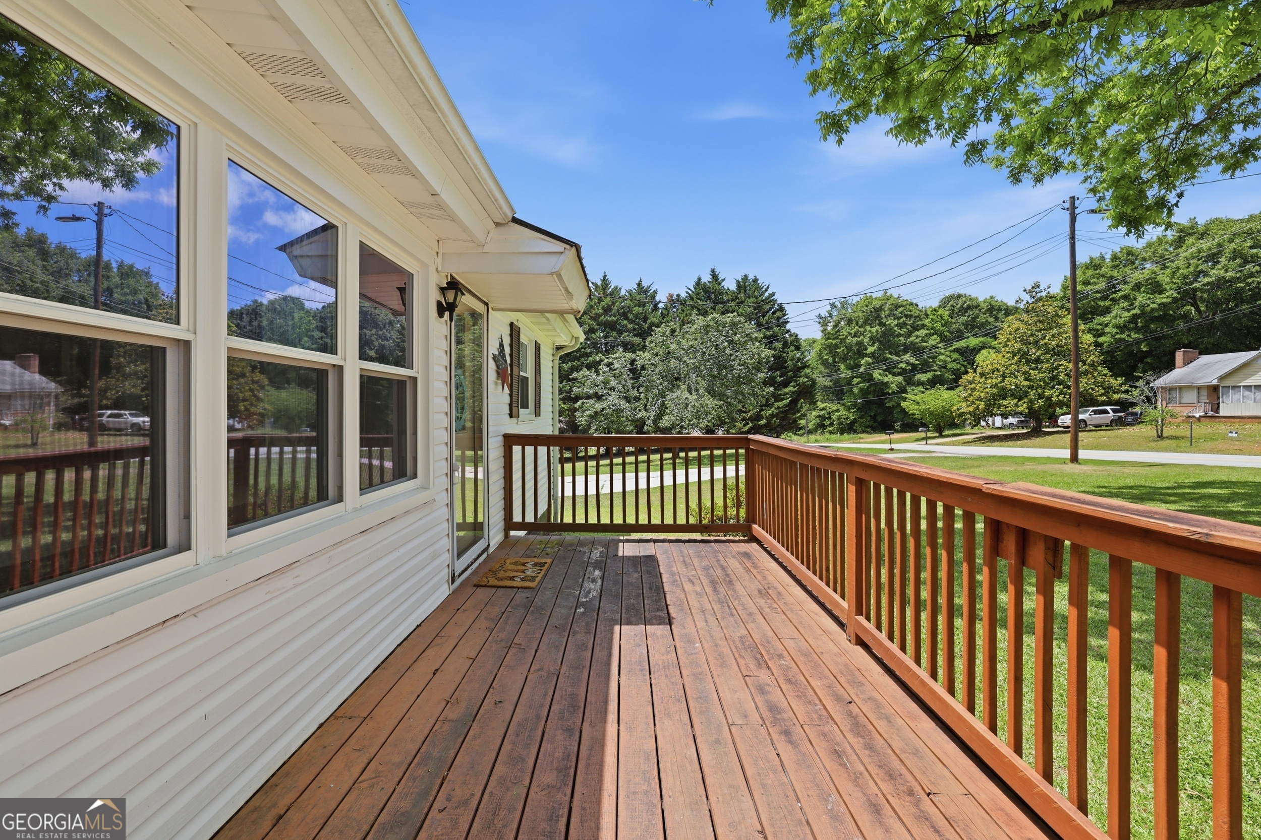 369 Skyline DR