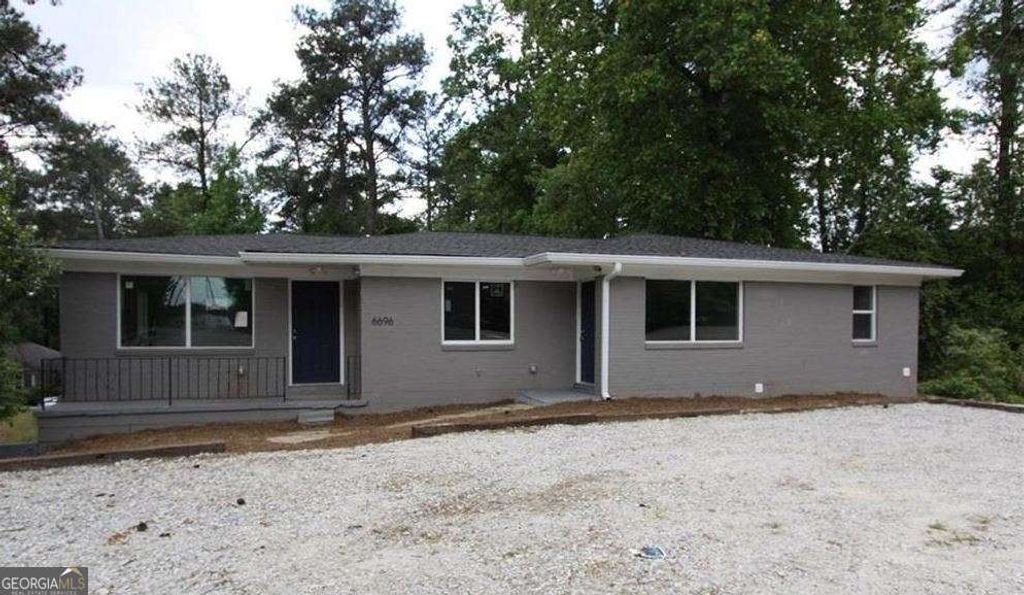 Photo of 6696 Mableton Parkway SE, Mableton, GA 30126 (MLS # 10727980)