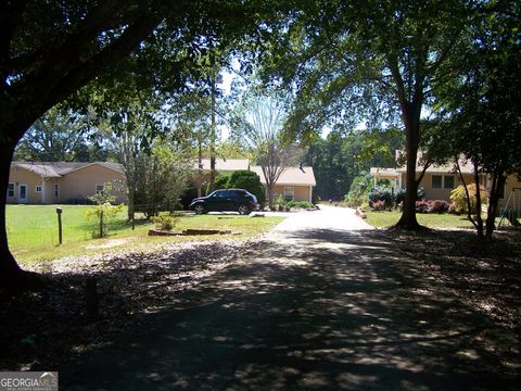 1844 Peeksville RD Locust Grove GA 30248