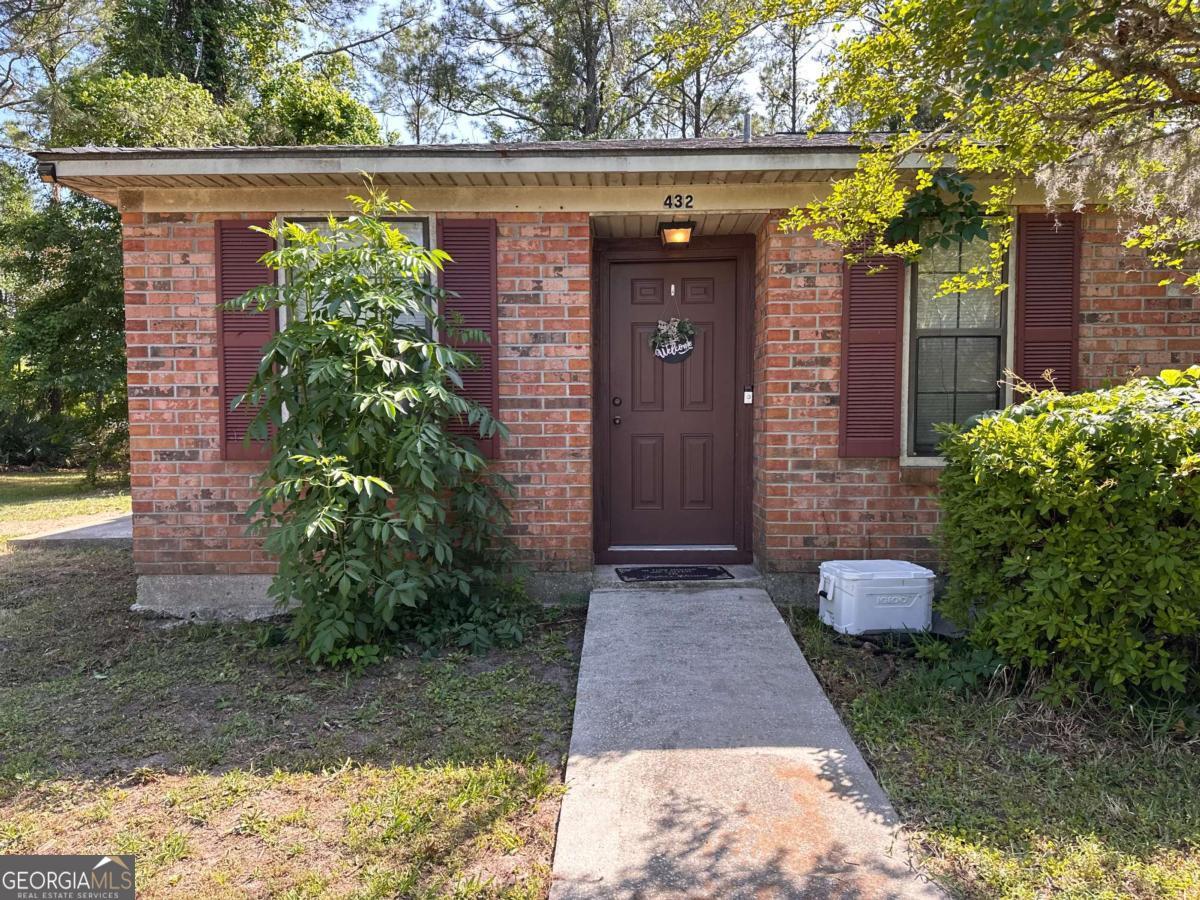 Welcome to this charming 2-bedroom, 2-bath duplex, perfectly situated to offer both convenience and comfort. Nestled just minutes from the Kings Bay Naval Base, historic downtown St. Marys, this home is ideal for those seeking an easygoing lifestyle close to everything. Inside, you'll find a layout designed for functionality and comfort, perfect for small families, professionals, or anyone looking for a cozy place to call home. Whether you're exploring the nearby shops, dining, or enjoying the beauty of the surrounding area, you'll love coming home to this well-located gem. All Kings Bay Rentals LLC residents are enrolled in the Resident Benefits Package (RBP) for $39.95/month which includes renters insurance, credit building to help boost your credit score with timely rent payments, $1M identity protection, HVAC air filter delivery (for applicable properties), move-in concierge service making utility connection and home service setup a breeze during your move-in, our best-in-class resident rewards program, and much more! More details upon application.