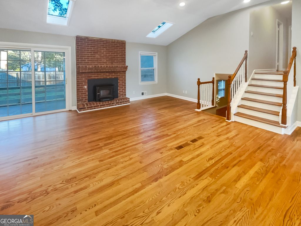 Photo of 9925 La View Circle, Roswell, GA 30075 (MLS # 10651875)