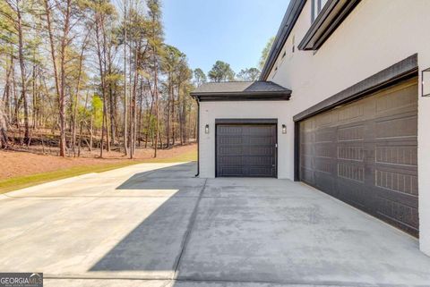 A home in Dacula