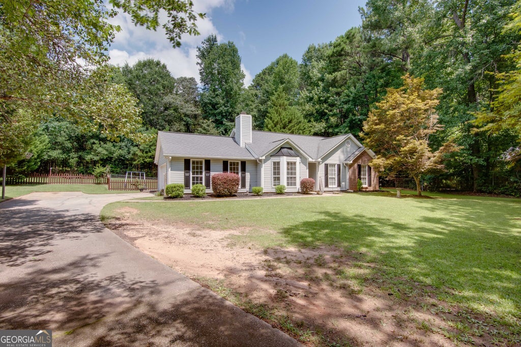 Photo of 289 Marsha Way, Sharpsburg, GA 30277 (MLS # 10852143)