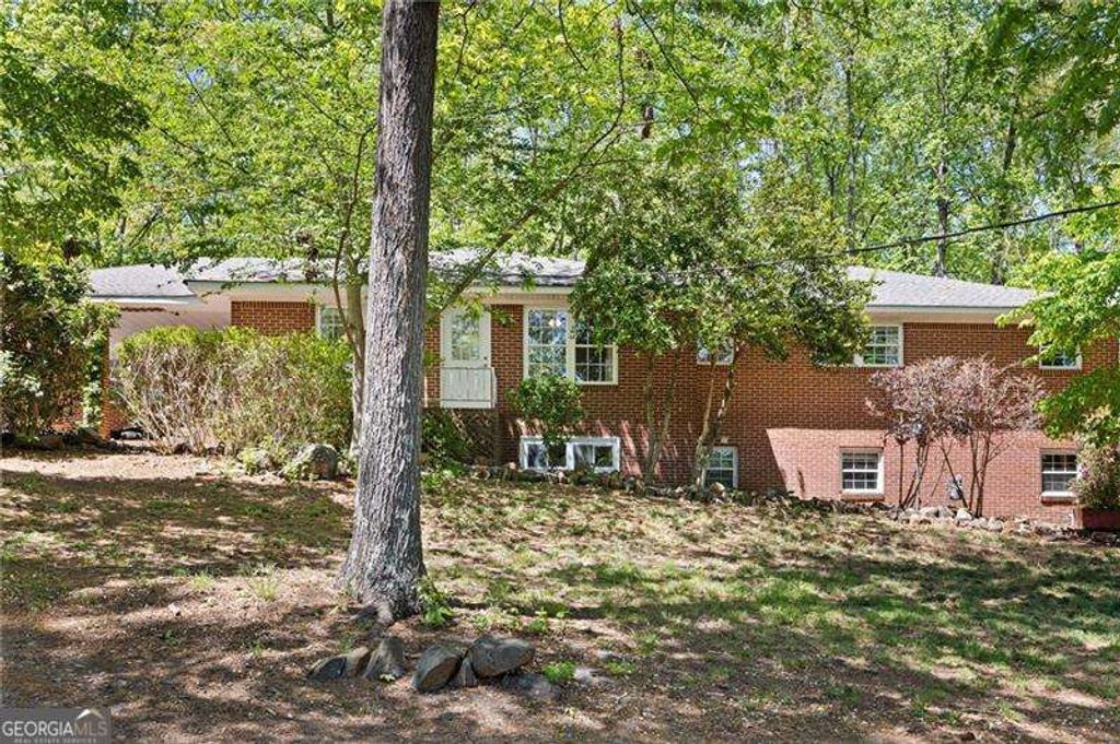 Photo of 58 Mt Calvary Road, Marietta, GA 30064 (MLS # 10735673)