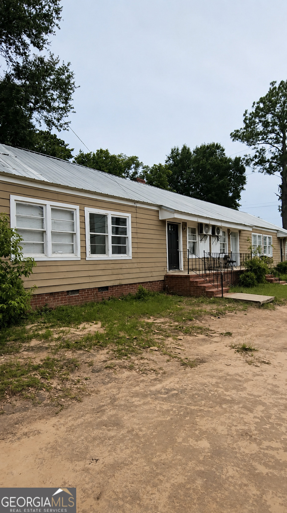 430 N Cleveland ST - Photo 2