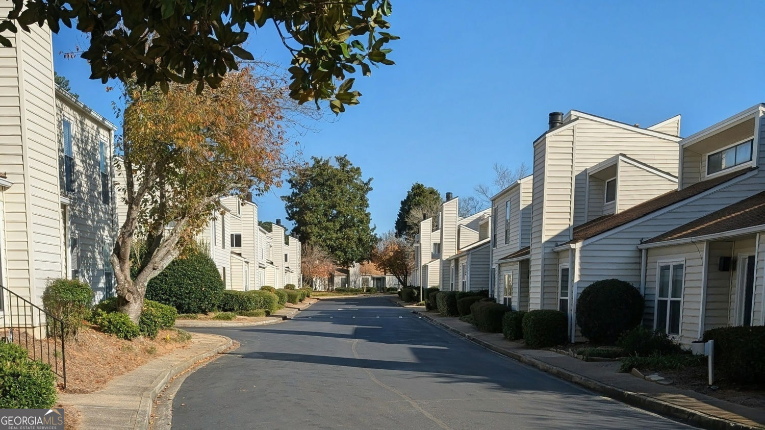 VILLAS AT PARKAIRE - Residential