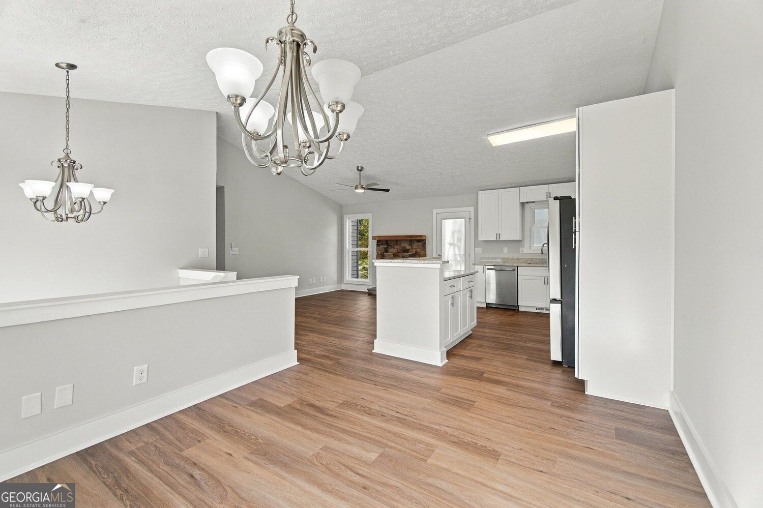 6035 Daffodil DR