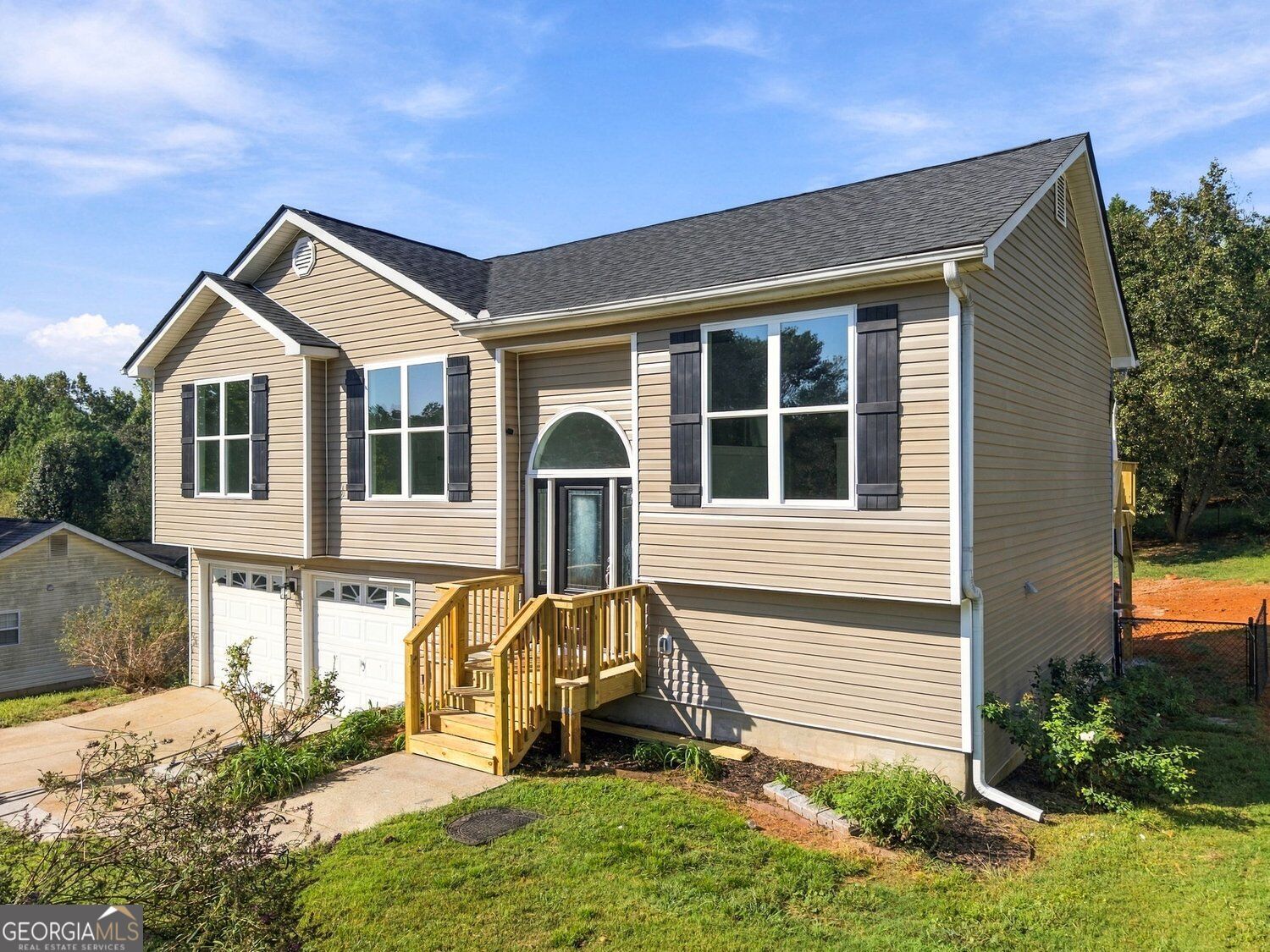 6035 Daffodil DR