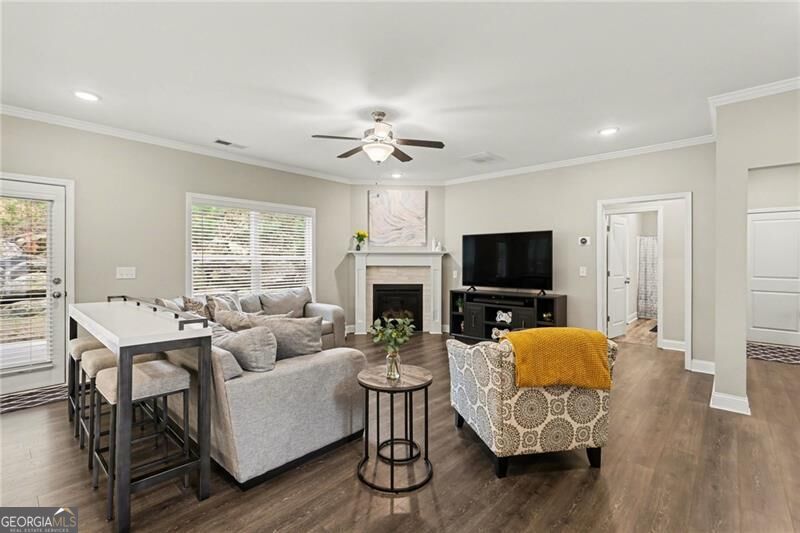 540 Glen Abbey CIR SE
