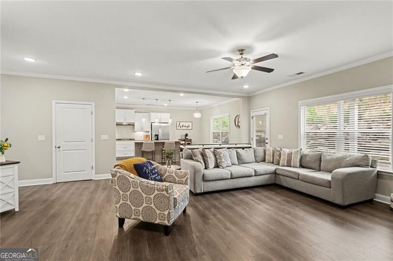 540 Glen Abbey CIR SE