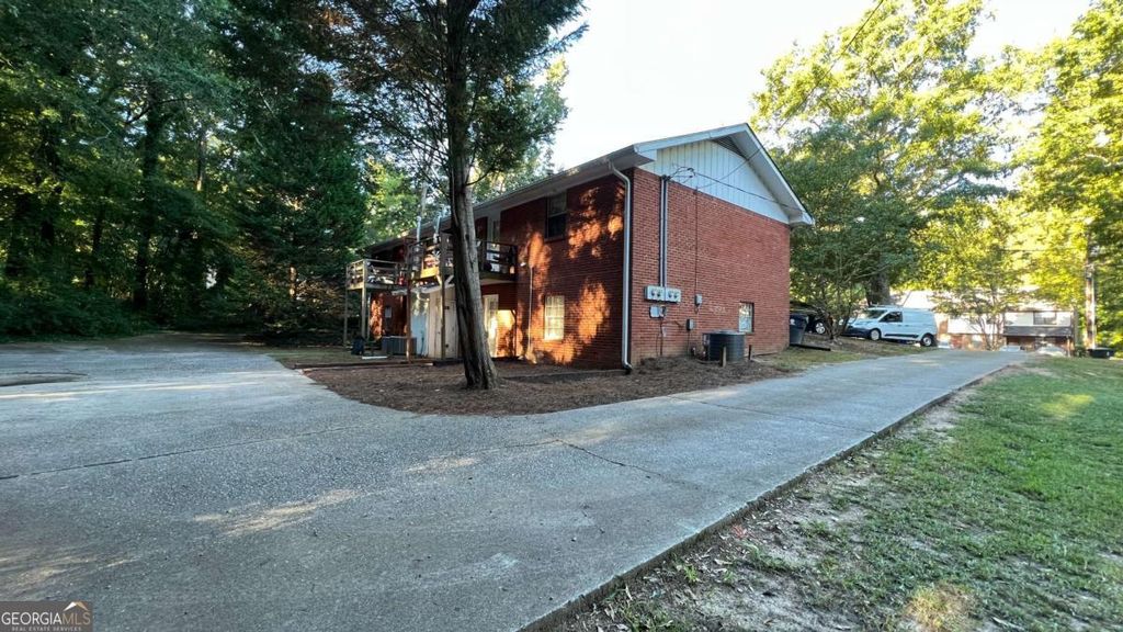 Photo of 135 Meadowbrook Court #UNIT C, Fayetteville, GA 30215 (MLS # 10662308)