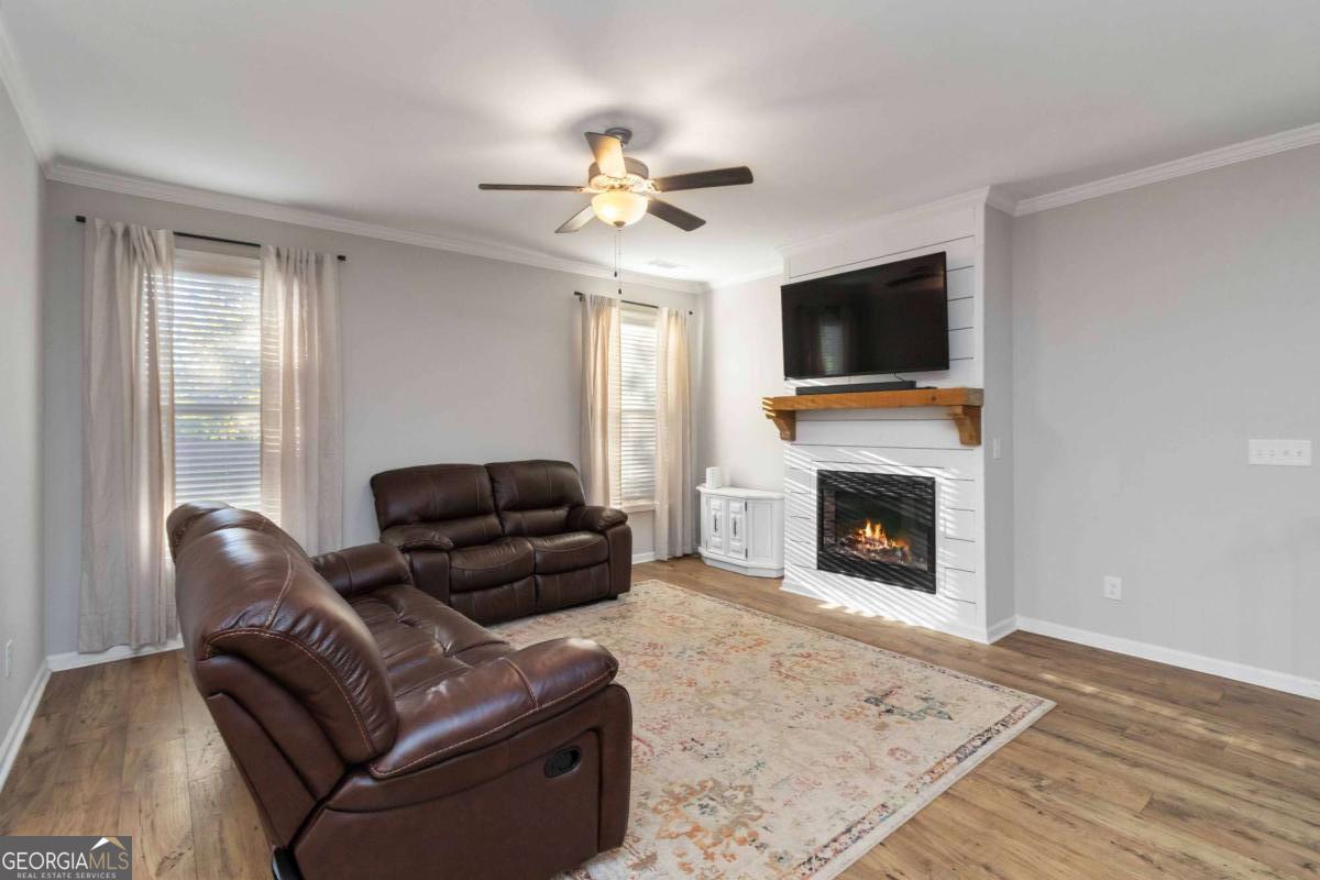 5655 Parkview LN