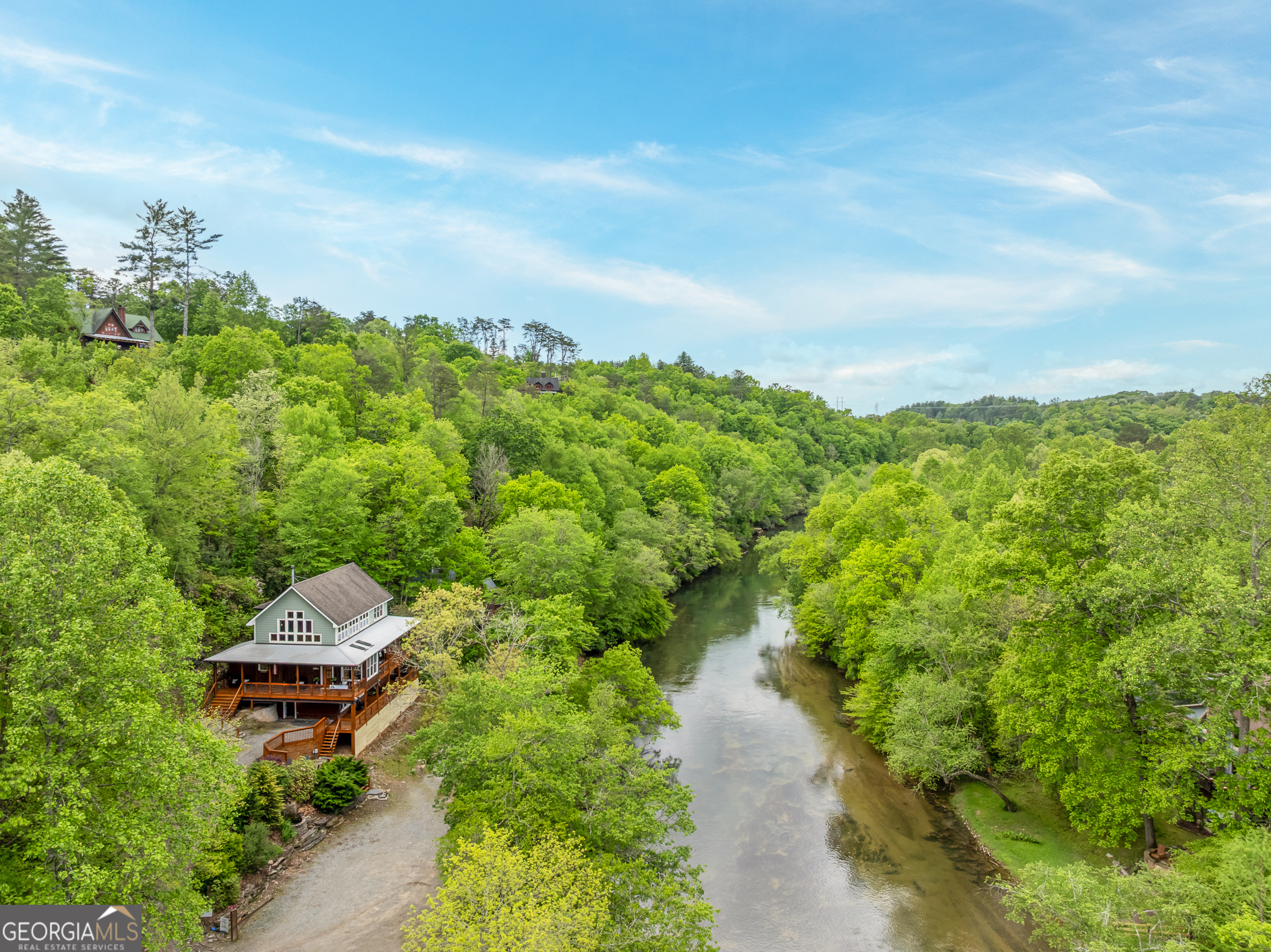 261 Riverview DR