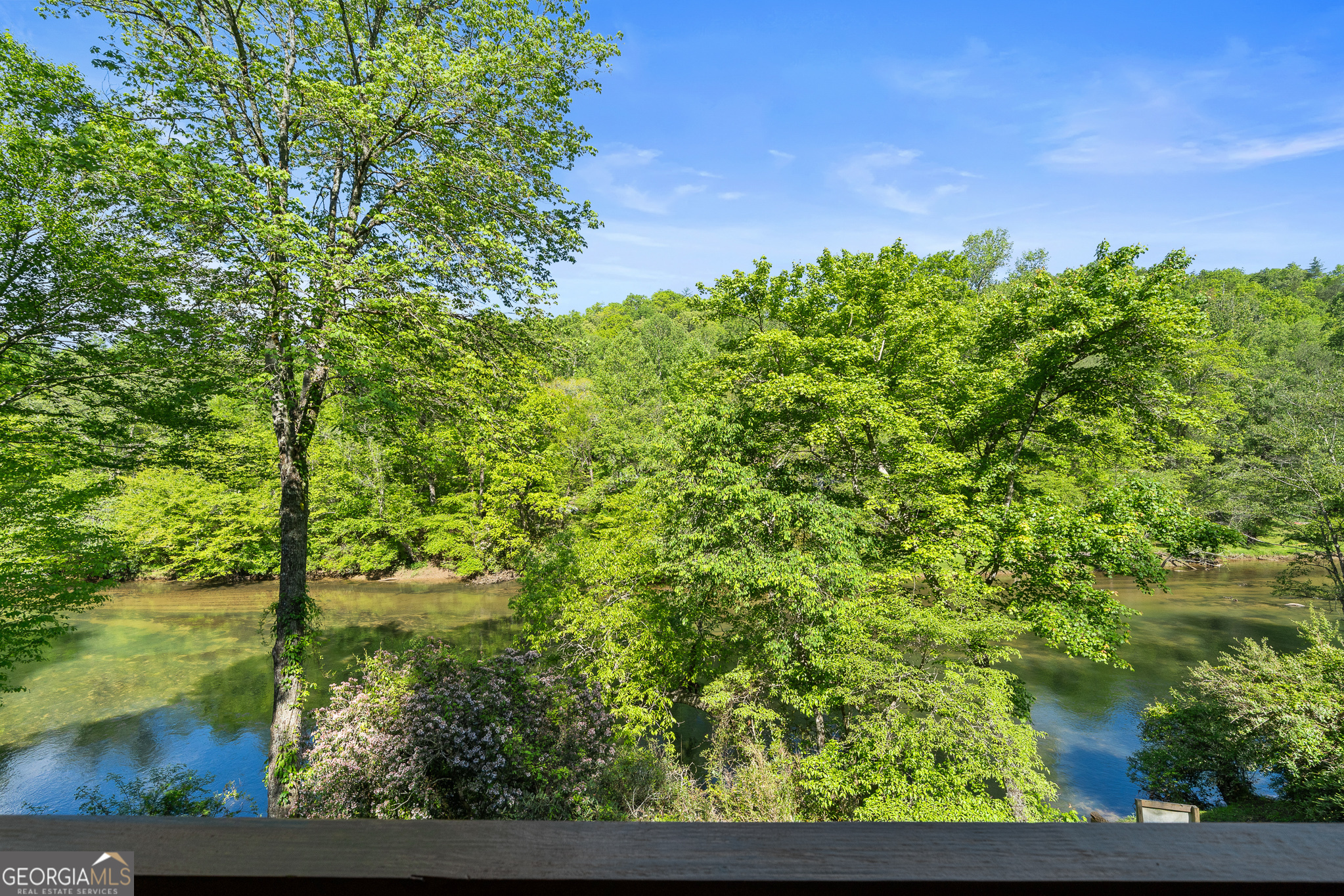 261 Riverview DR