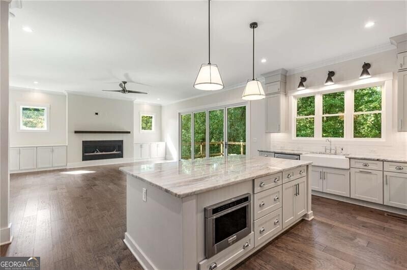 1006 Northcliffe DR NW