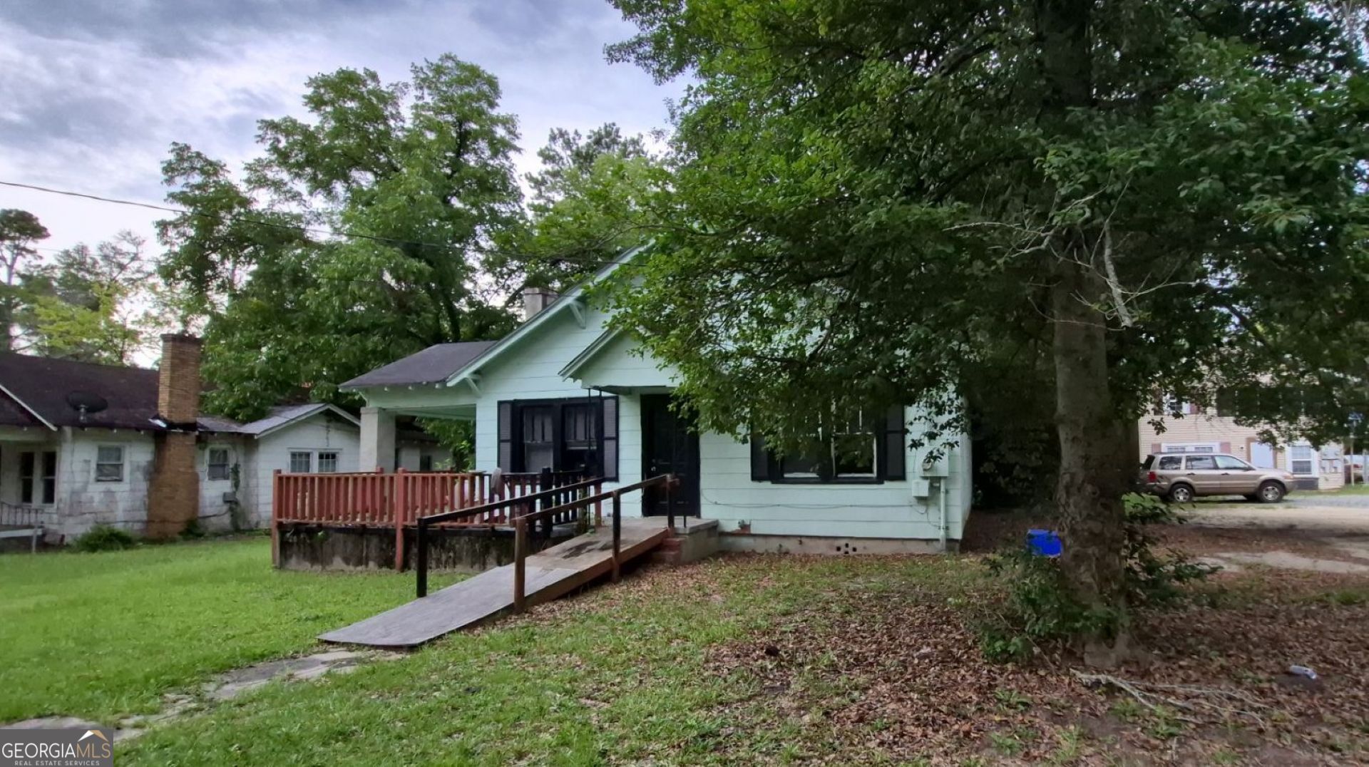866 Roseview DR