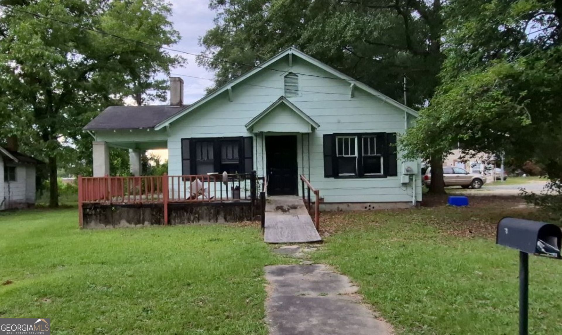 This property needs a full renovation, but the potential is all there. With the right vision and updates, it could become a solid income-producing rental or resale. Located in a growing area, this is a great project for investors looking to add value.