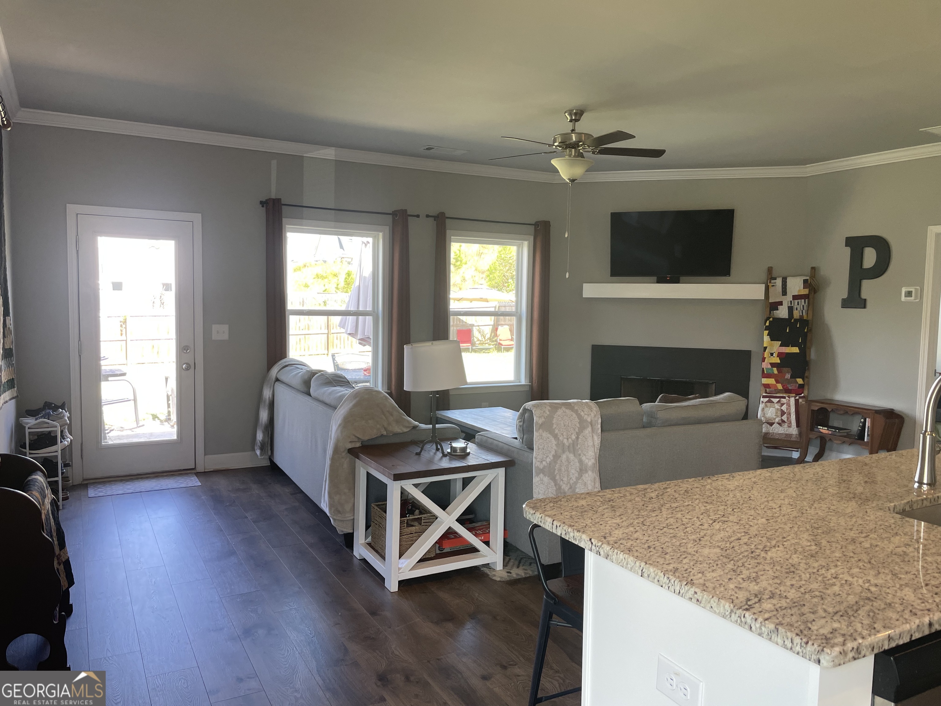 Huntington Manor - Residential