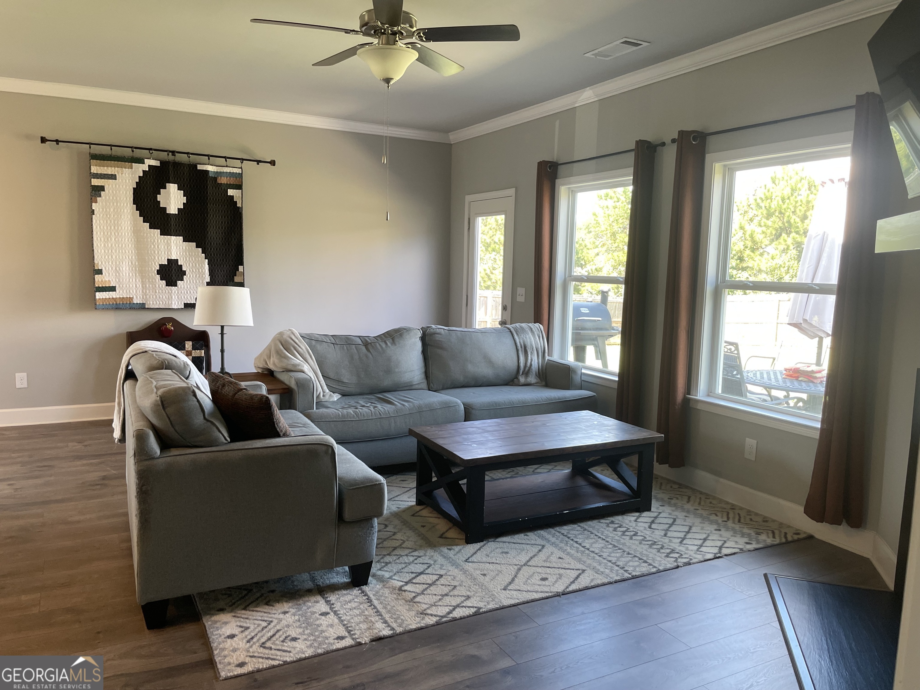 Huntington Manor - Residential