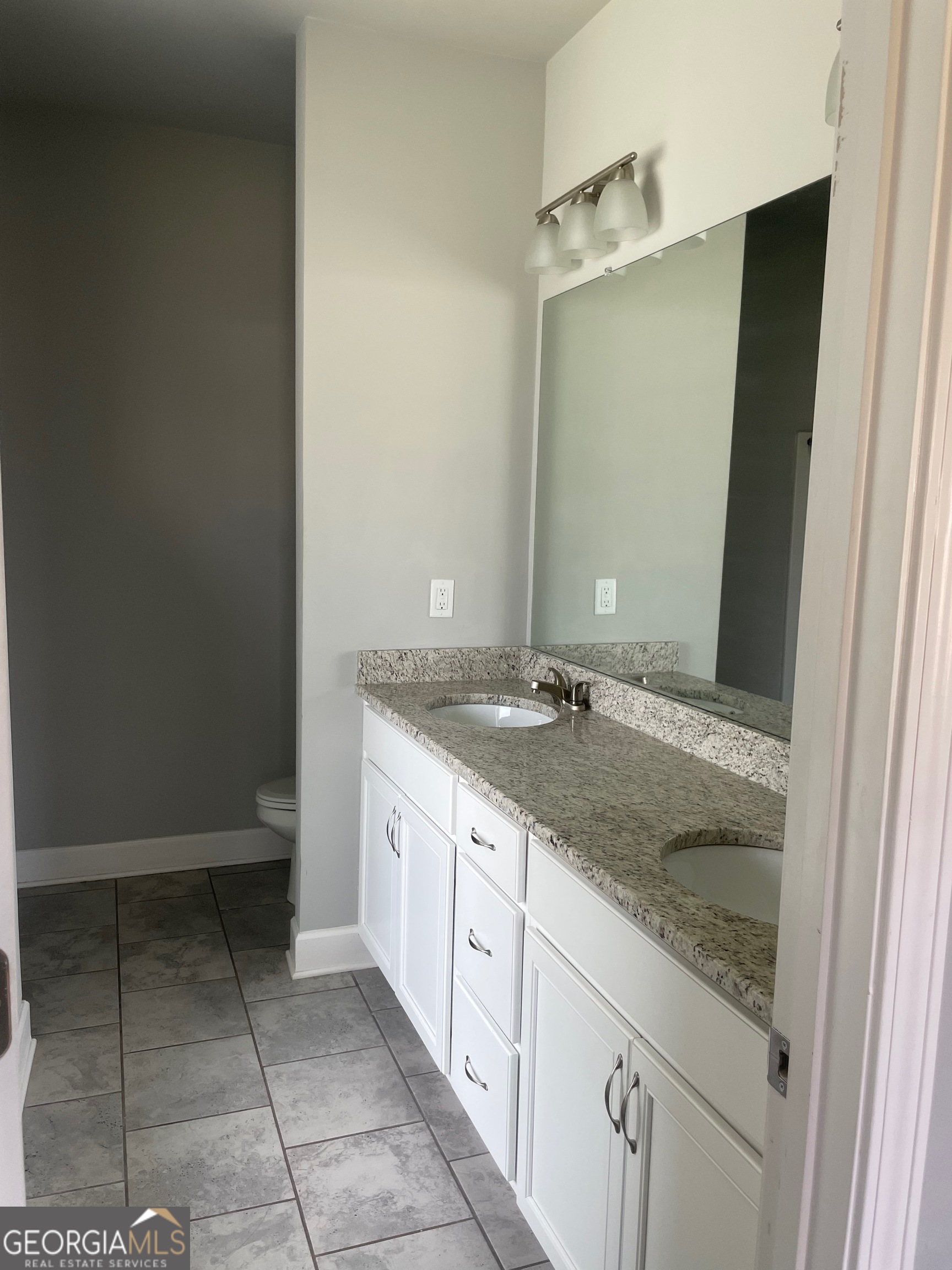 Huntington Manor - Residential