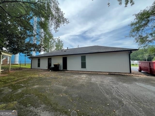 25 Bullsboro DR
