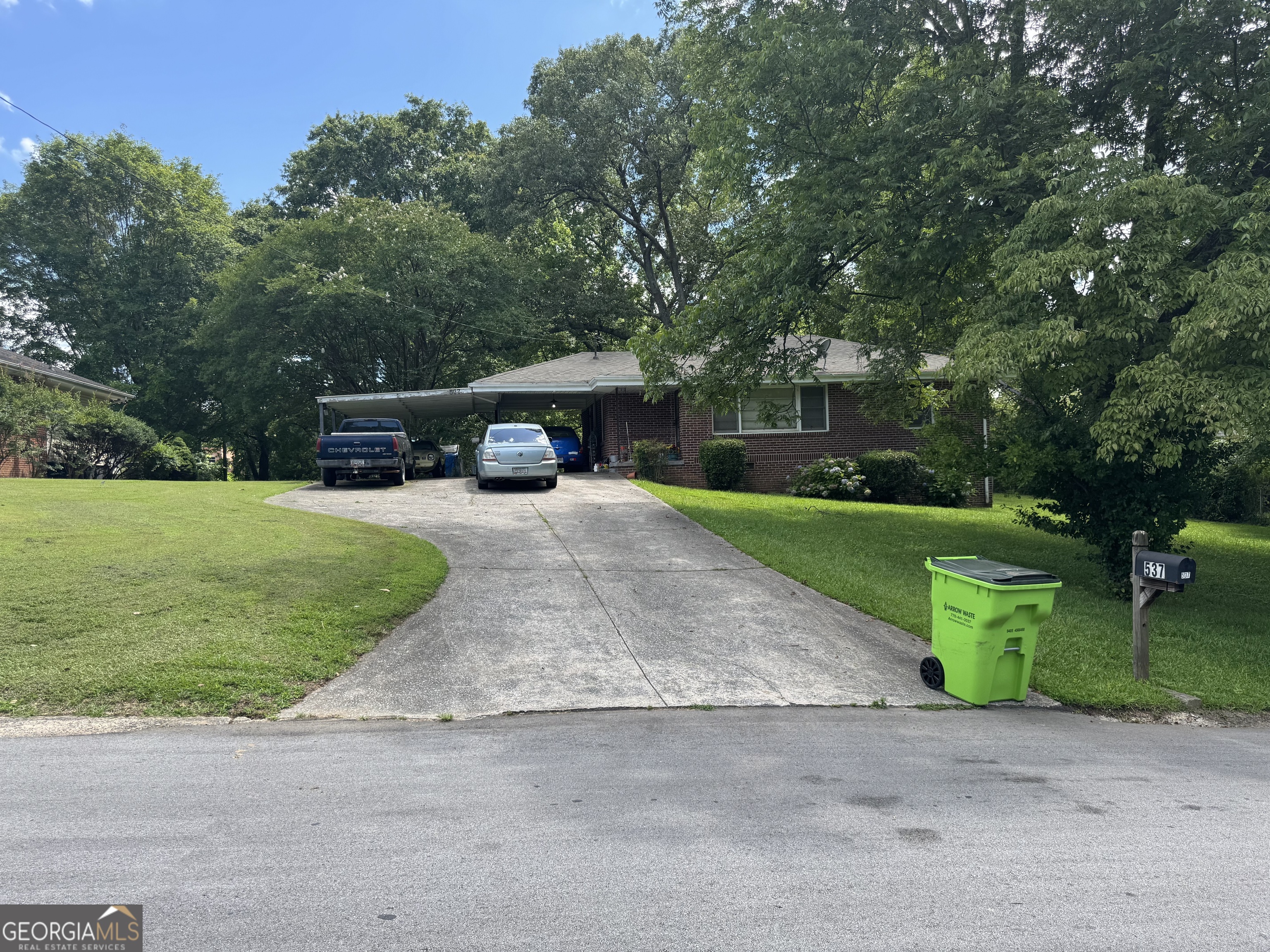 537 Elizabeth LN SW