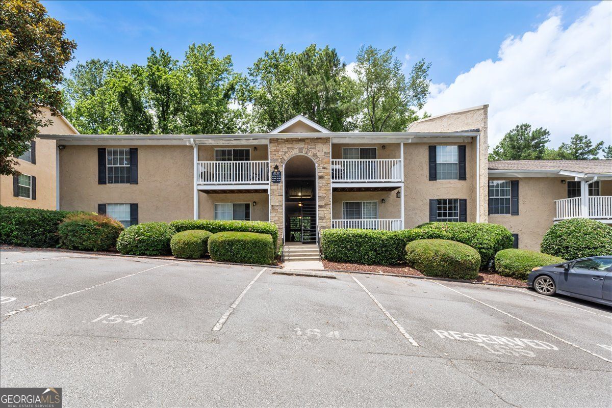 3140 Seven Pines CT 102