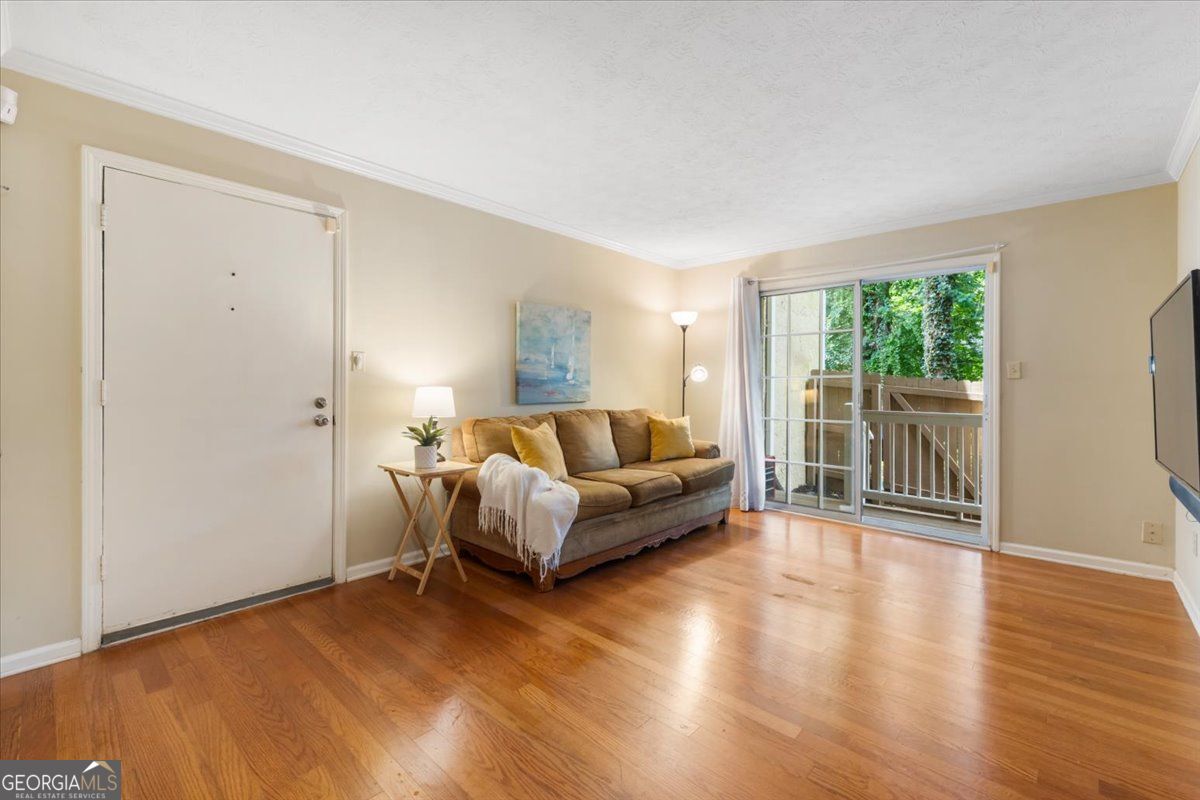 3140 Seven Pines CT 102