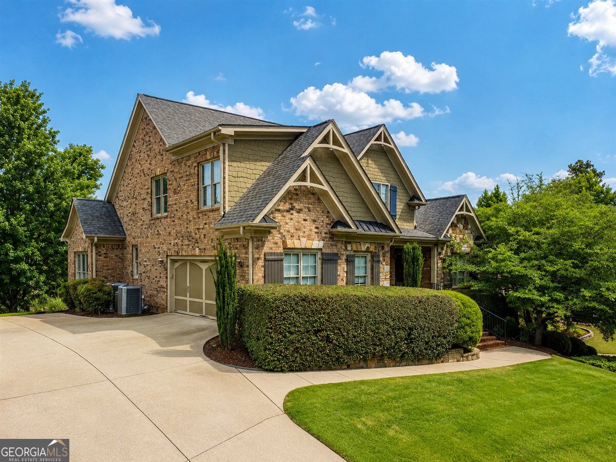 1142 Rowan Oak CIR
