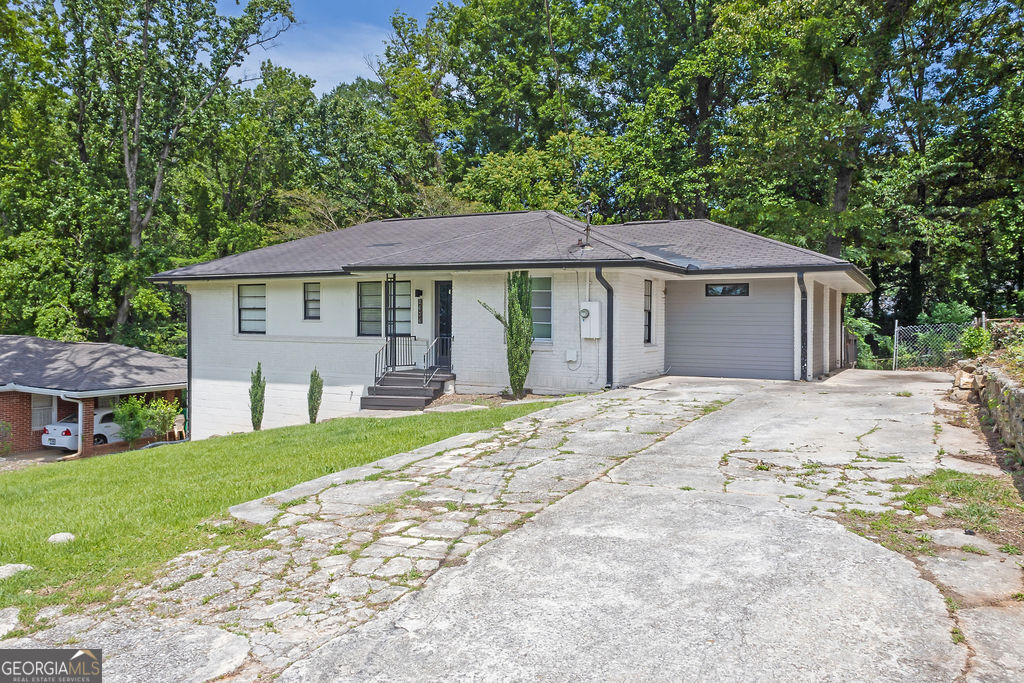 2636 Flagstone DR SE