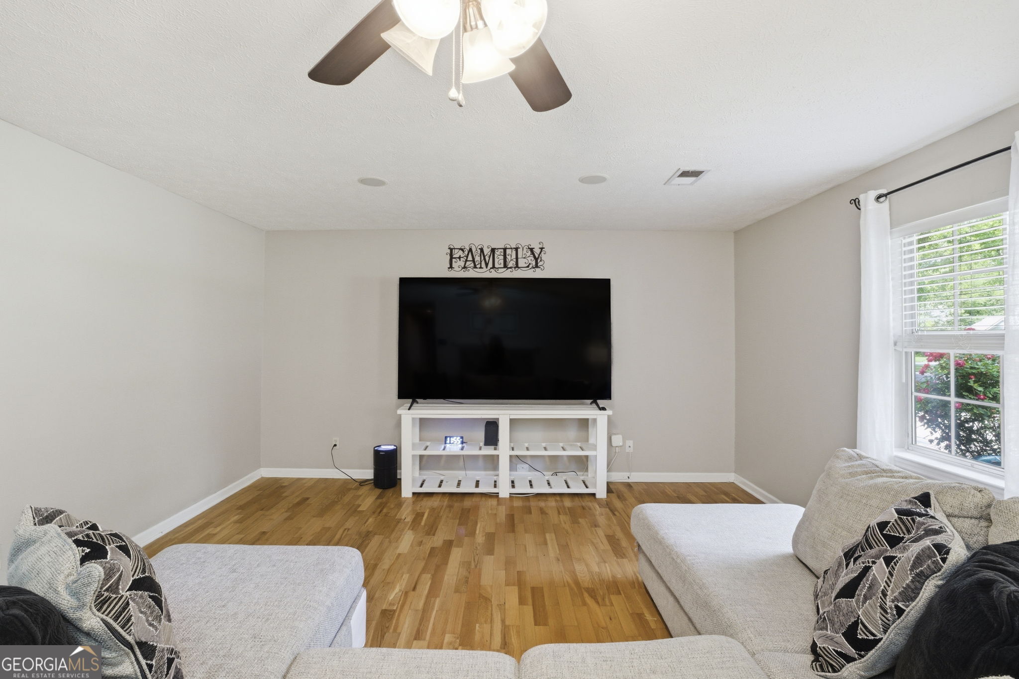 123 Pine Bower DR NW