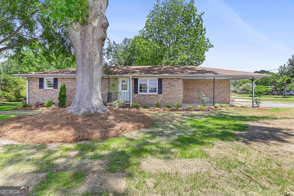 Photo of 55 Welcome To Sargent Road, Newnan, GA 30263 (MLS # 10664289)