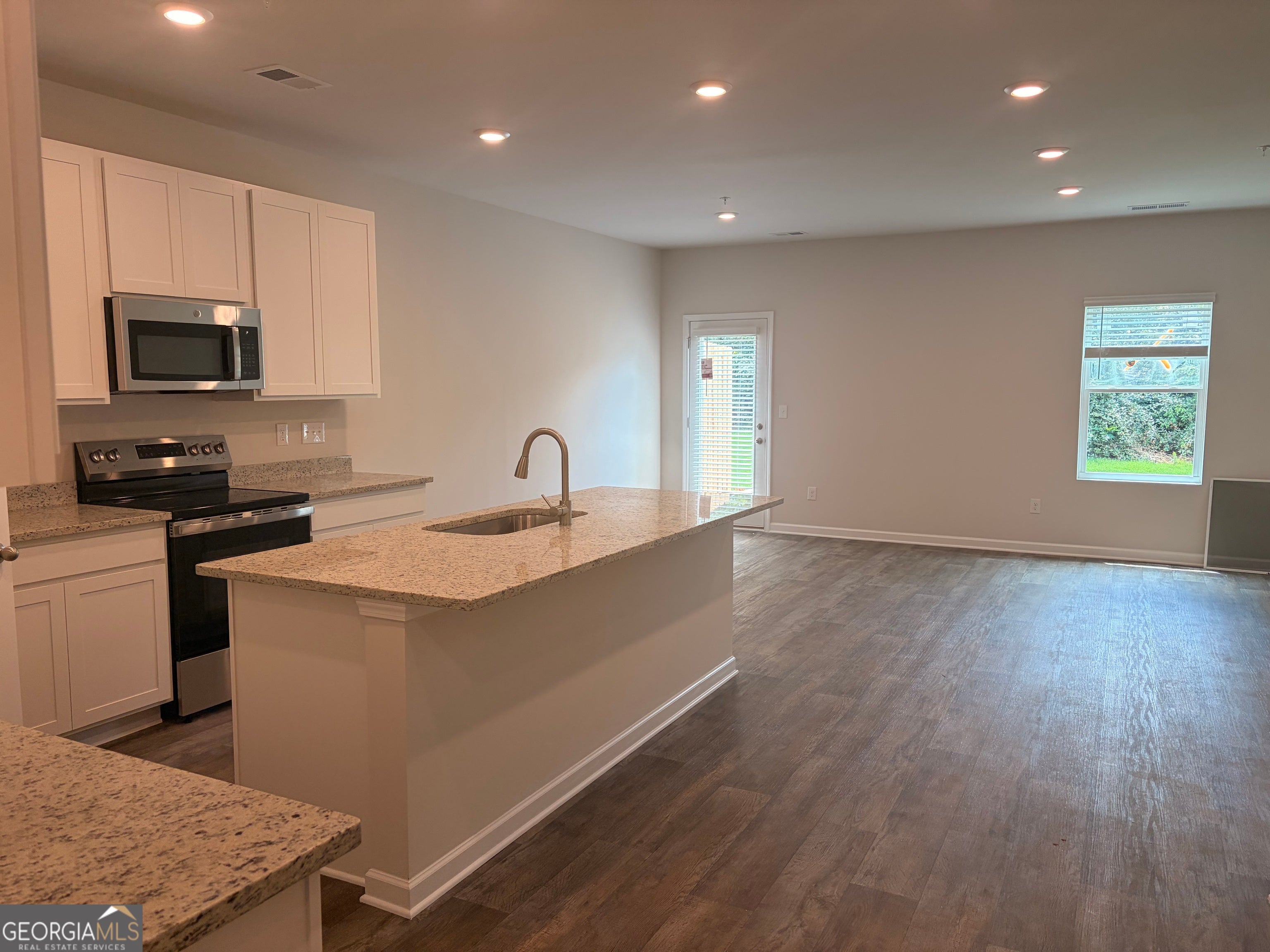 8318 Columbia CT