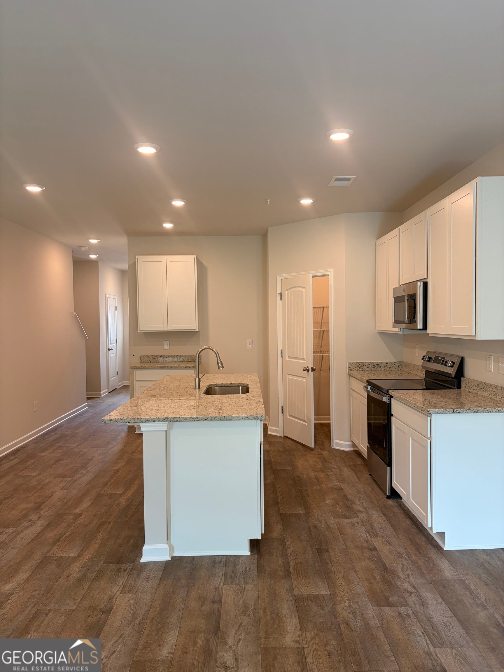 8318 Columbia CT