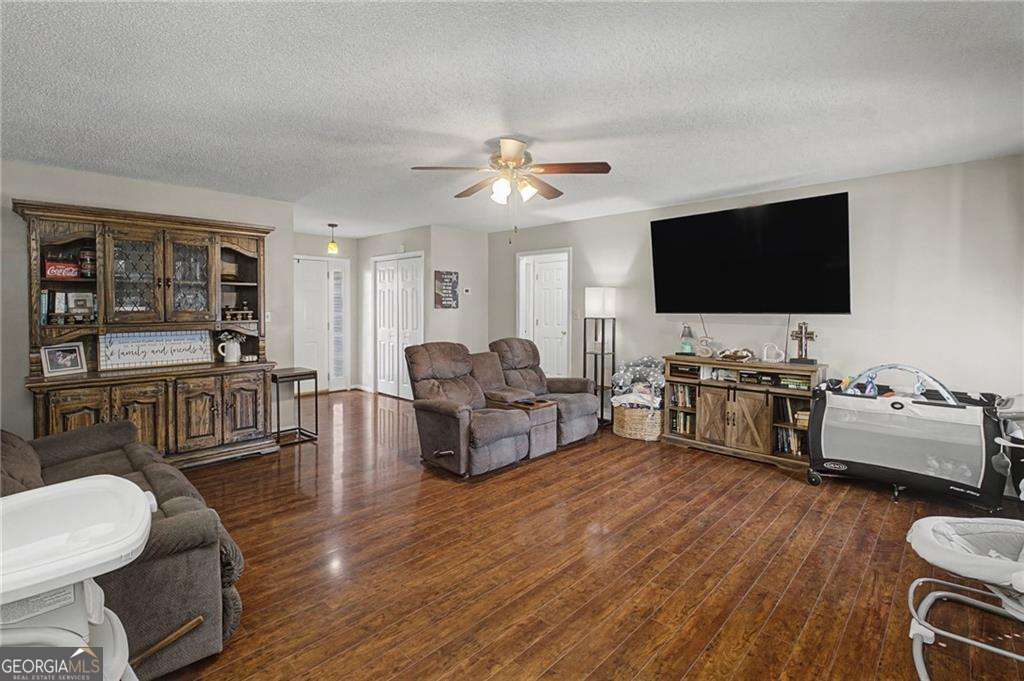 1146 Reeceburg RD SE