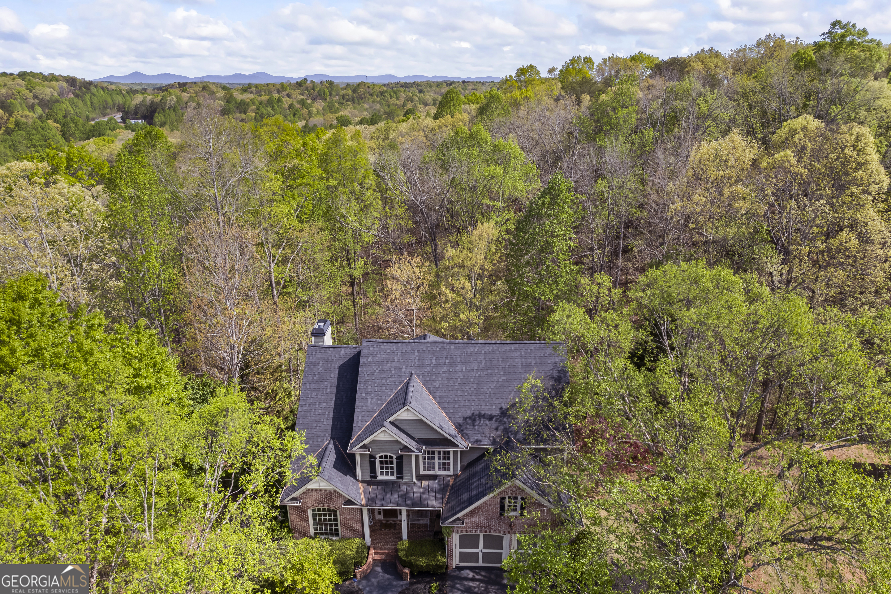 135 Scarlet Oak LN