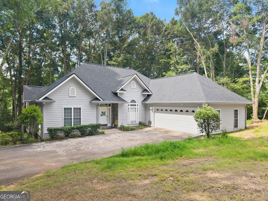Photo of 393 Brookwood Drive, Lavonia, GA 30553 (MLS # 10794619)