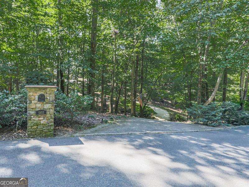 5855 Wills Lake RD