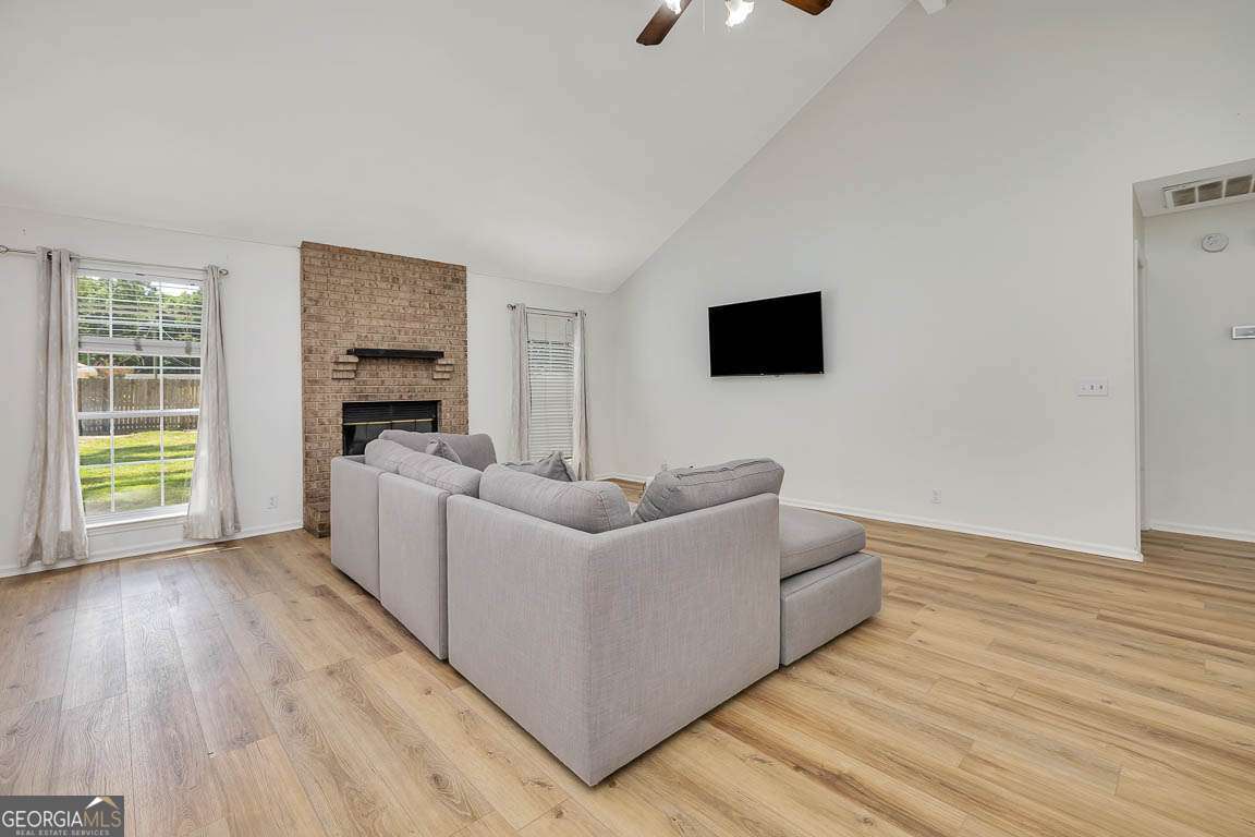 210 Glen Meadows CIR