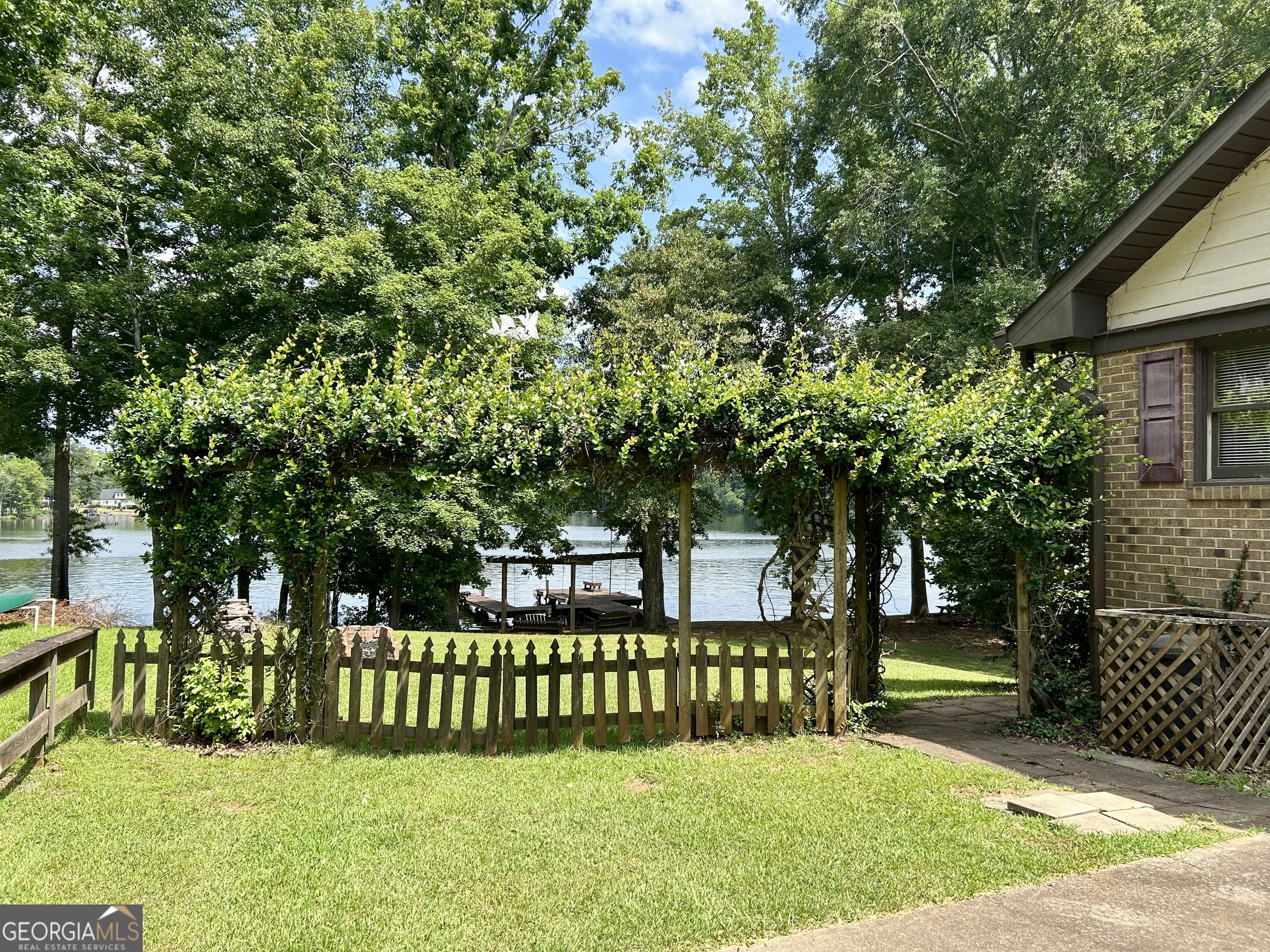 1070 Carpenter LN