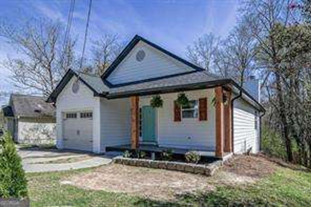 Photo of 3467 Clare Cottage Trace SW, Marietta, GA 30008 (MLS # 10775254)