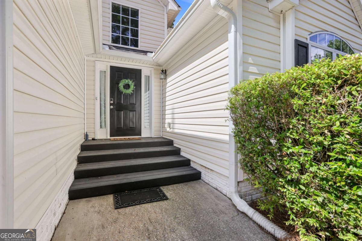 90 McIntosh Estates CT