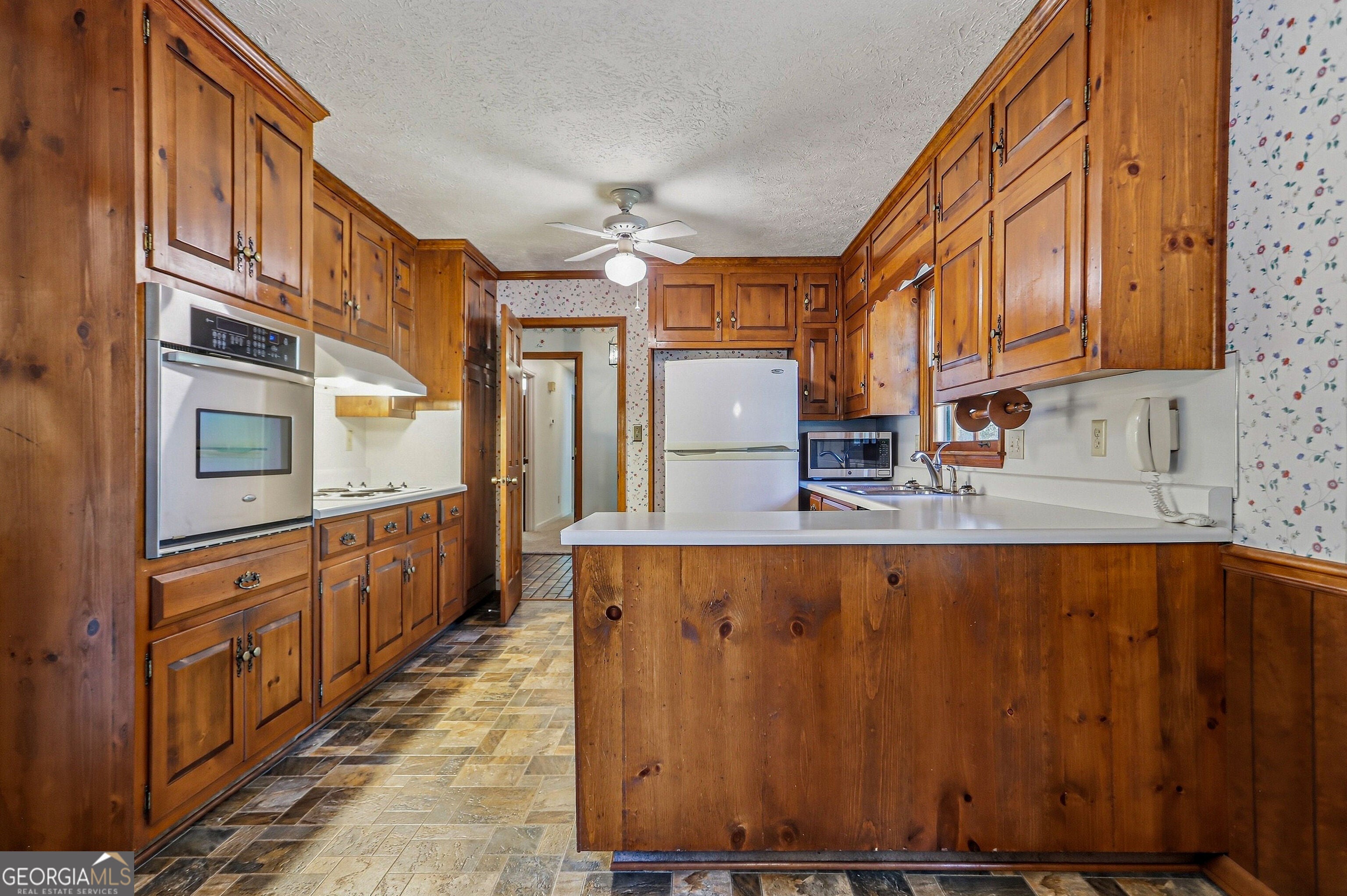 585 Buckeye CIR SE