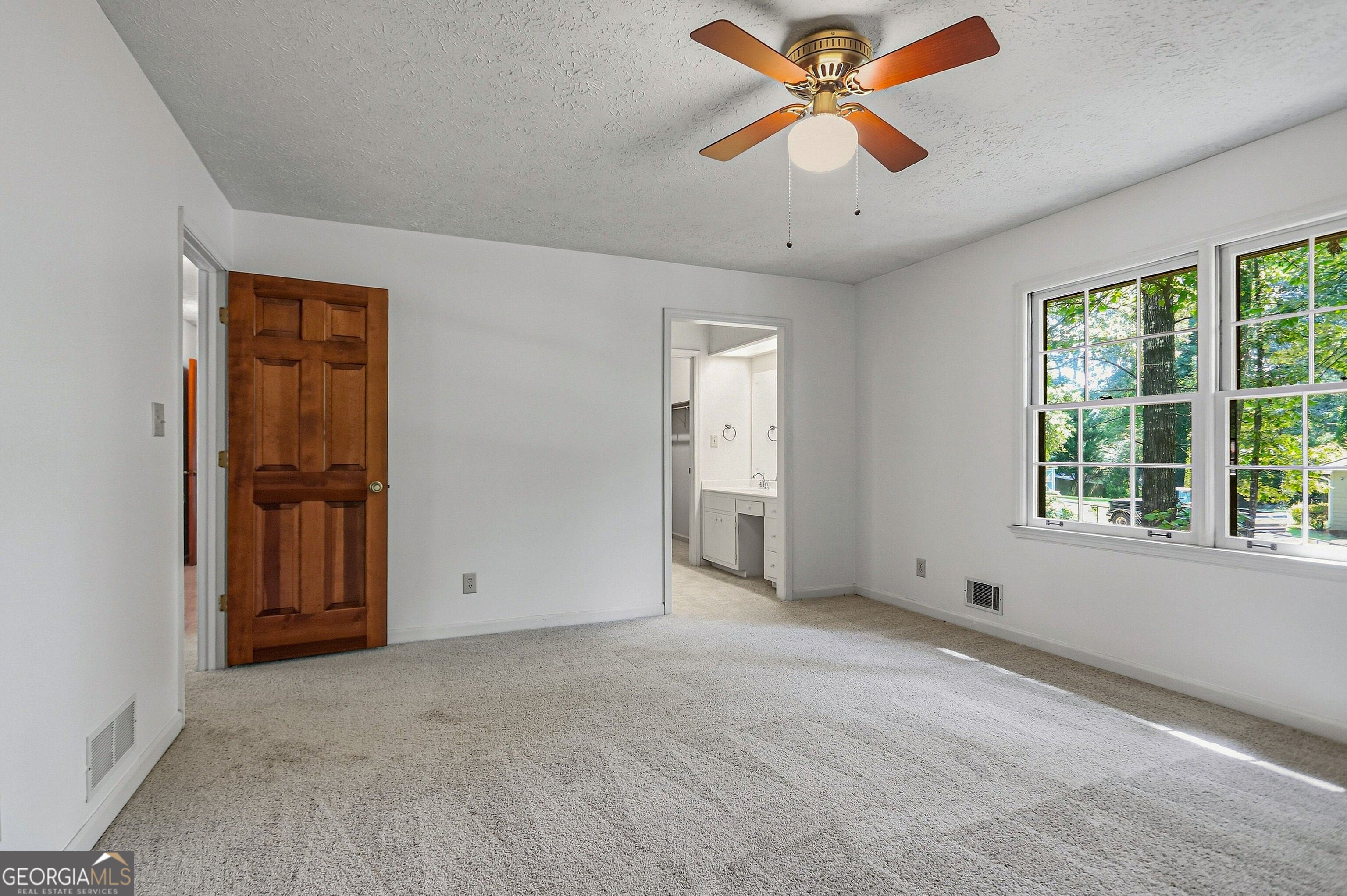 585 Buckeye CIR SE