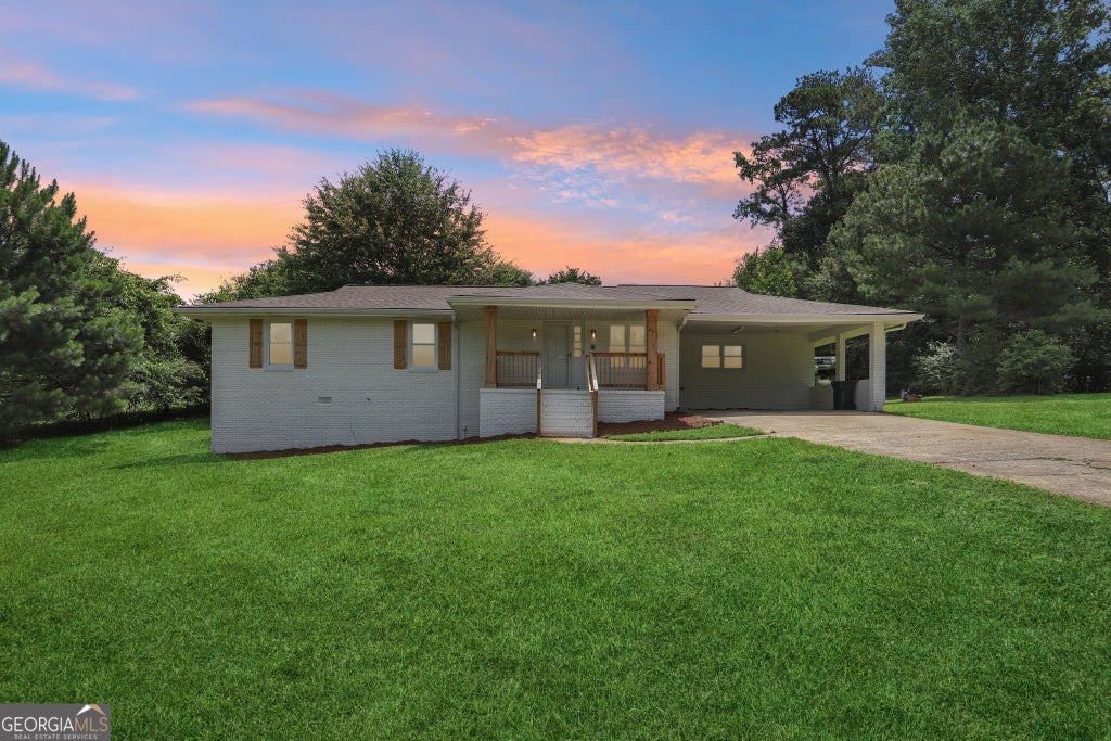 Photo of 4 Windsor Way, Newnan, GA 30263 (MLS # 10794905)