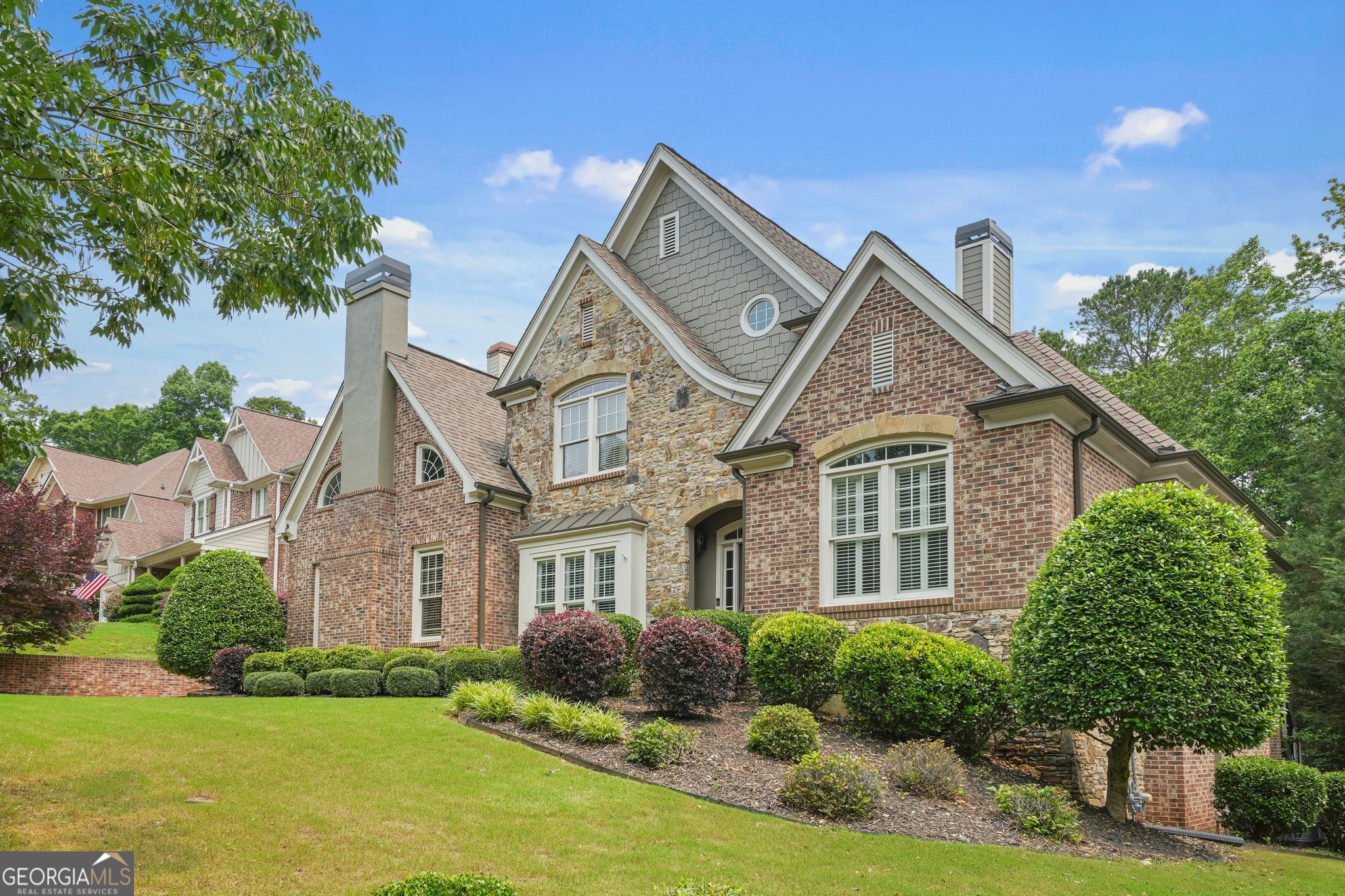 702 Crescent CIR