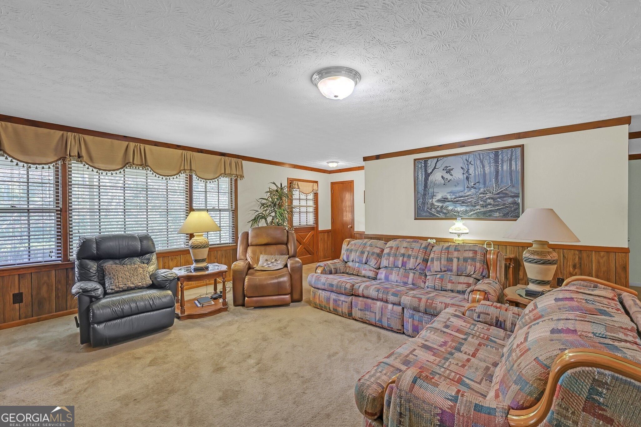 2232 Valley Creek CIR