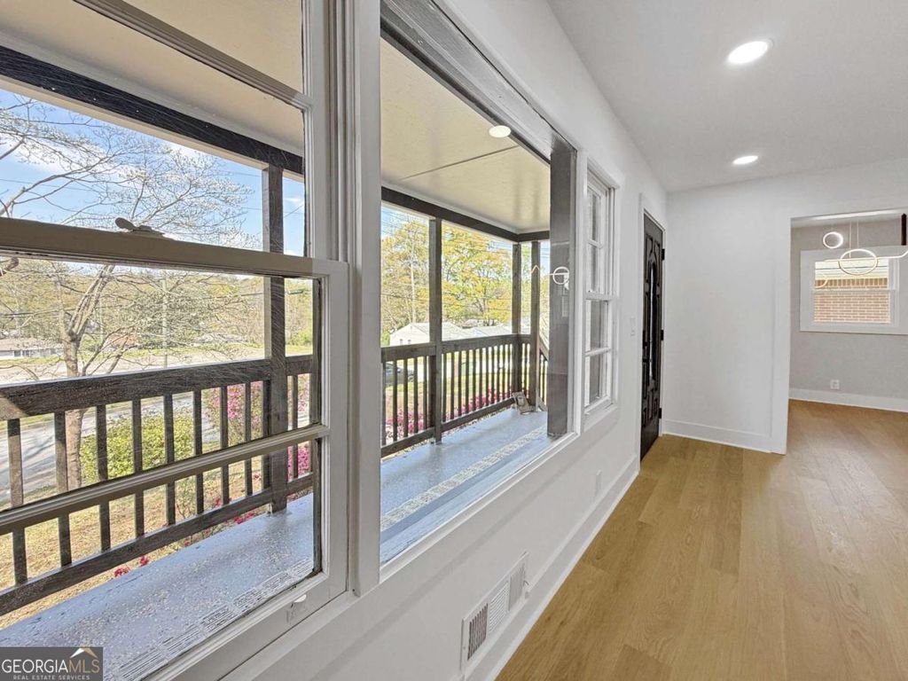 Photo of 340 Brooks Avenue SW, Atlanta, GA 30310 (MLS # 10720389)