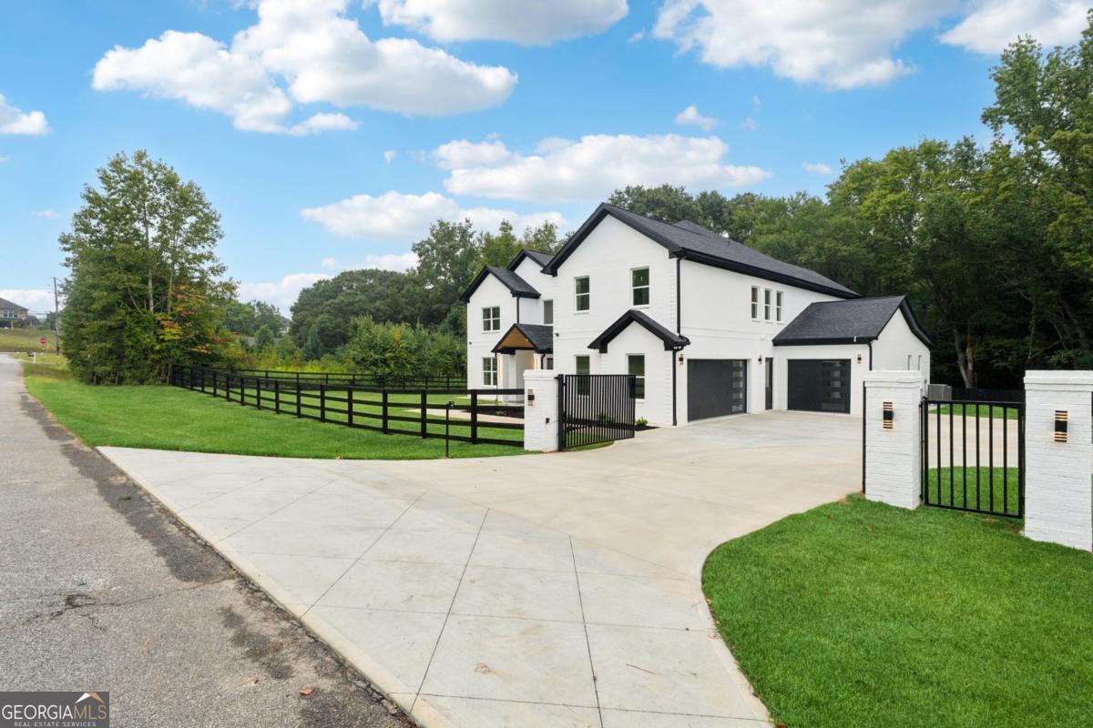 3165 Hall RD