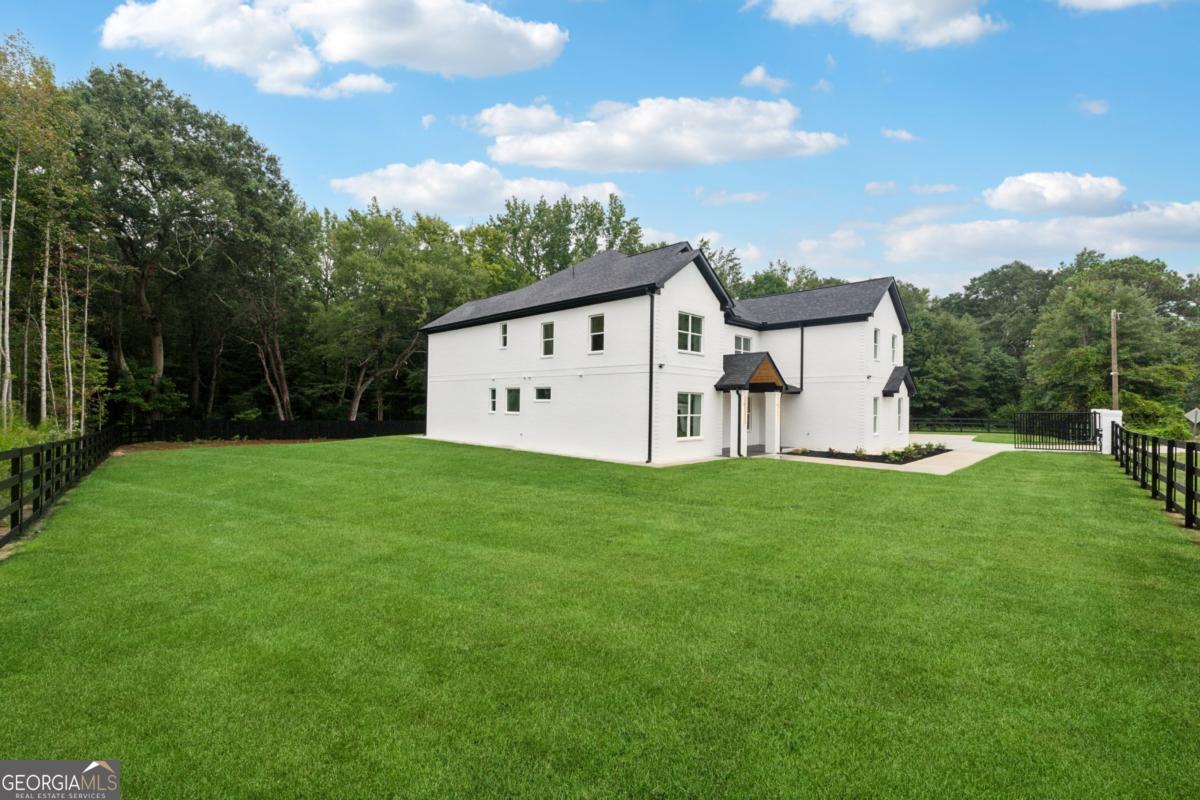 3165 Hall RD